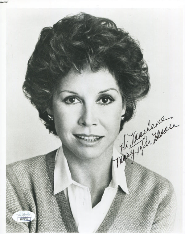 Mary Tyler Moore Autographed 8x10 Photo (JSA)