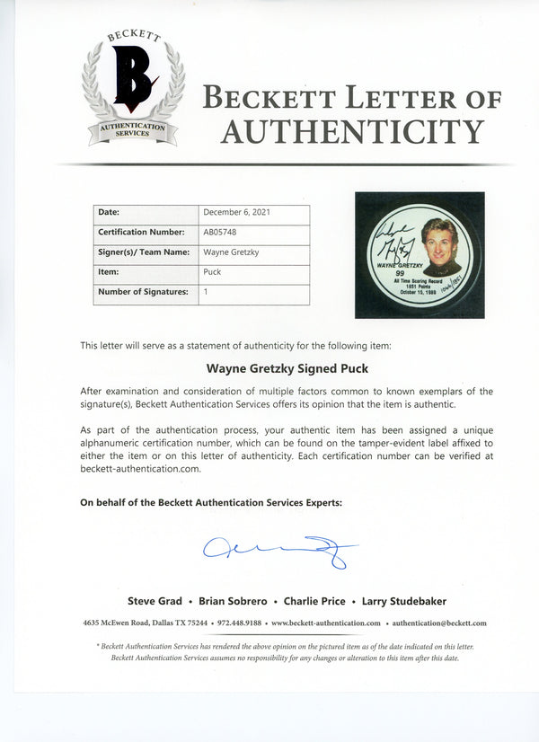 Wayne Gretzky Autographed Hockey Puck (Beckett)
