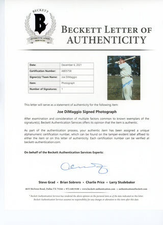 Joe DiMaggio Autographed 11x14 Framed Baseball Photo (Beckett)