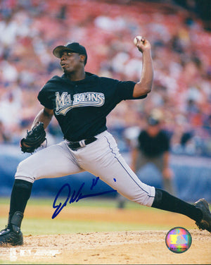 Dontrelle Wiliis Autographed 8x10 Photo
