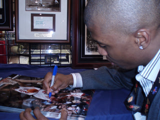 Tyrus Thomas Autographed Chicago Bulls Reverse Dunk 16x20 Photo