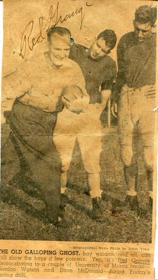 Red Grange Autographed Newspaper Clipping
